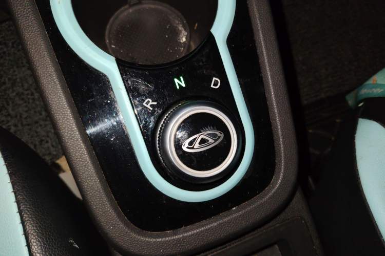 Used Chery QQ Little Ant 2021 200 000 Yuan Ant Fan Edition Energized Version Lithium Iron Phosphate 301 km Gear Lever