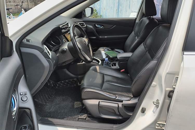 Used Nissan X-Trail 2015 2.0L CVT Comfort MAX Edition 2WD