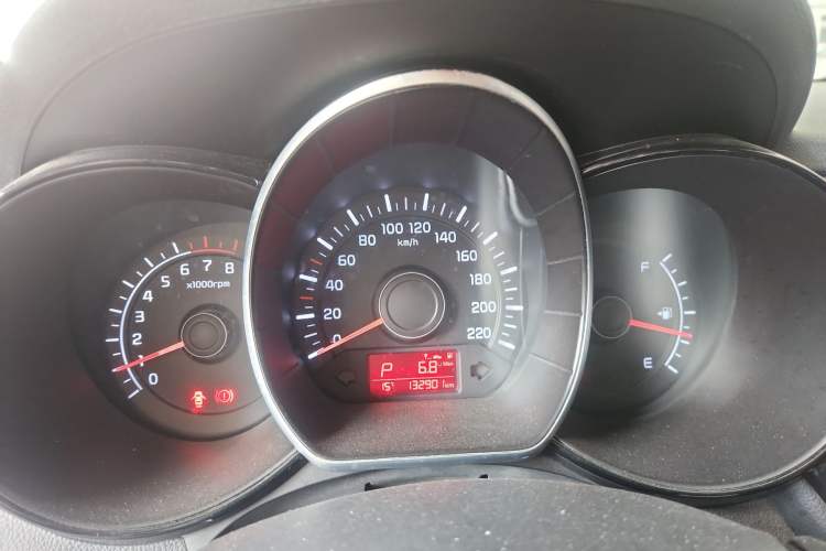 Used Kia K2 2015 Hatchback 1.4L AT GLS Cool Edition
