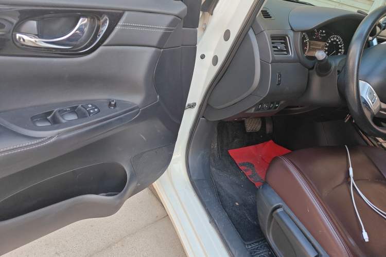 Used Nissan Tiida 2023 1.6L CVT Cool Dynamic Edition Driver Seat