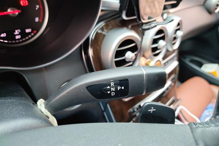 Used Mercedes-Benz GLC 2019 GLC 260 L 4MATIC Dynamic Model Gear Lever