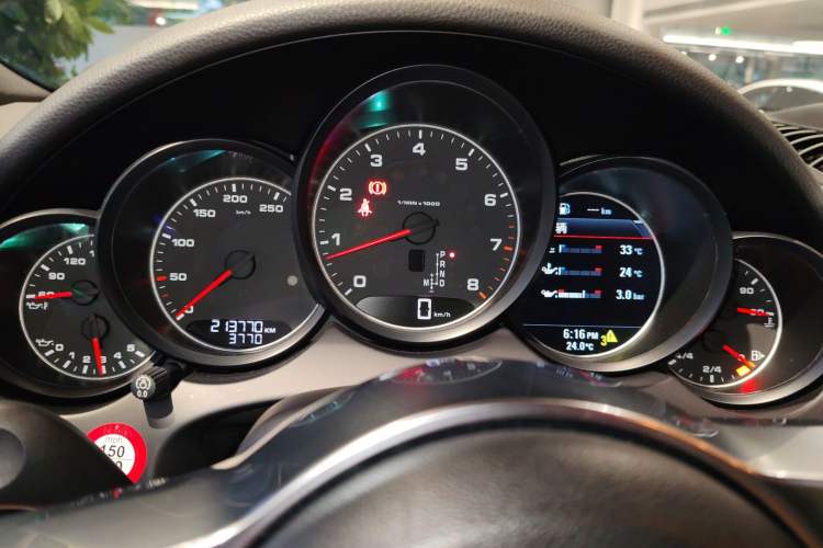 Used Porsche Cayenne 2016 Cayenne 3.0T Instrument Cluster