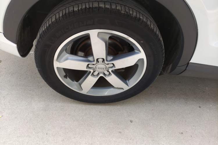 Used Audi Q3 2015 30 TFSI Comfort Model
