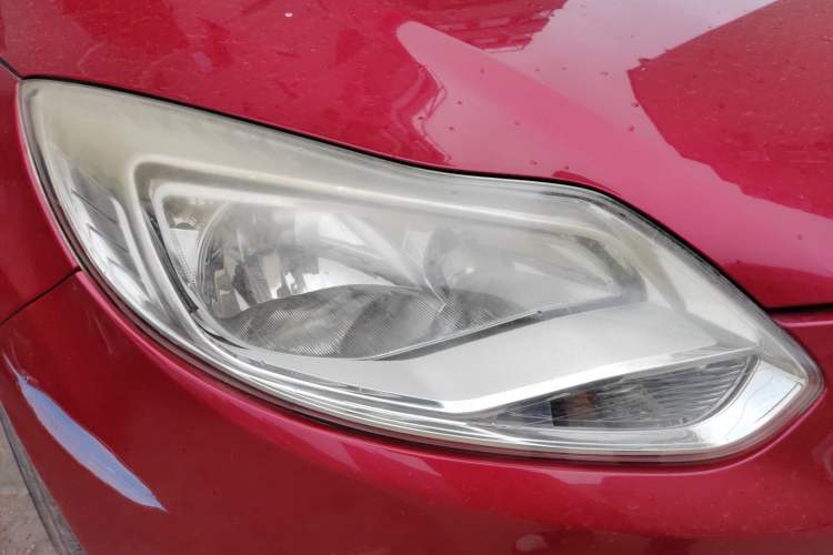 Used Ford Focus 2012 Hatchback 1.6L Automatic Fashion Edition Right Front Headlight