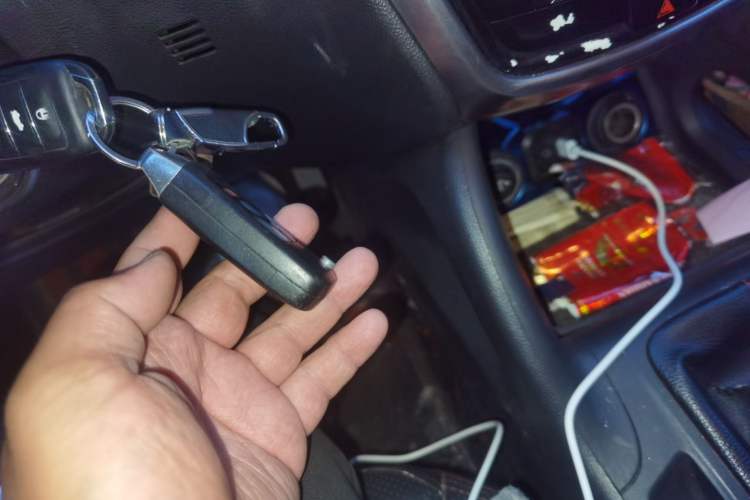 Used CHANGAN CS75 2014 2.0L Manual Luxury Version China IV Standard
