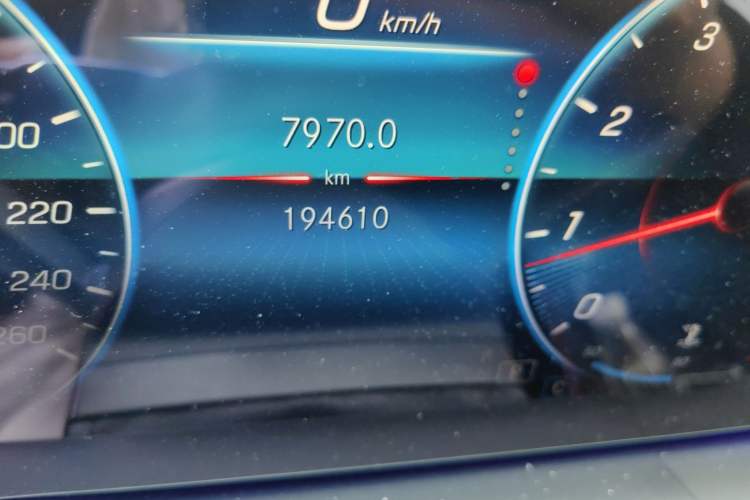 Used Mercedes-Benz GLE Coupe 2020 GLE 350 4MATIC Coupe SUV Fashion Model Odometer Close Up