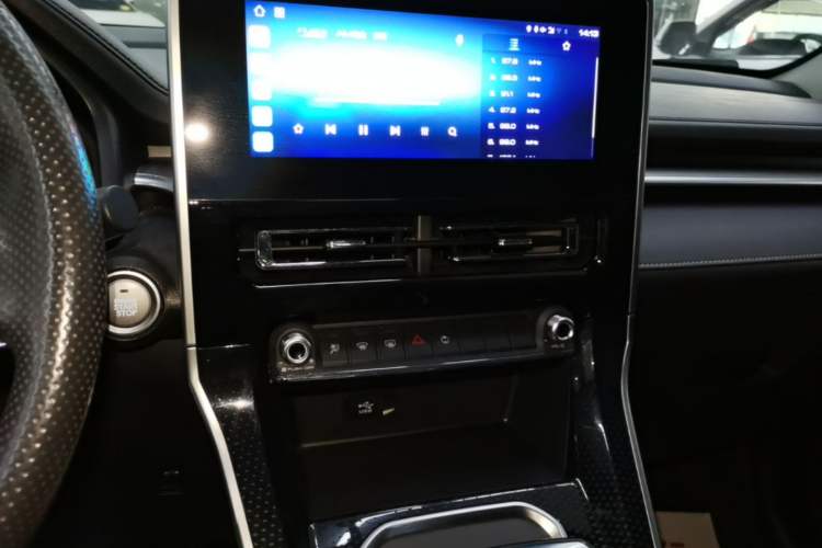 Used Haval M6 2023 PLUS 1.5T DCT Elite Smart Connectivity Model Audio And AC Panel