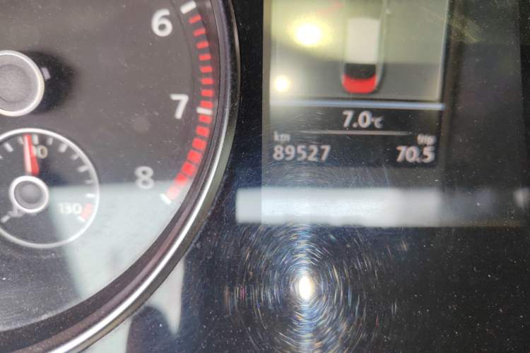 Used Volkswagen FAW-Volkswagen CC 2013 2.0 TSI Luxury Model Odometer Close Up