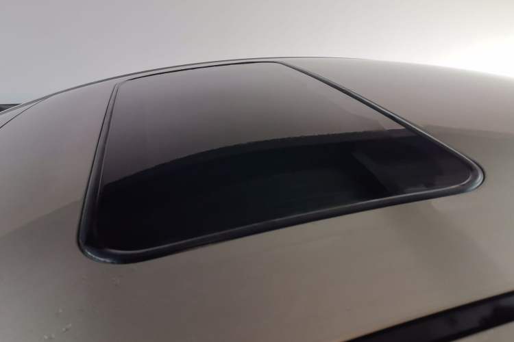 Used Hyundai Elantra (5th Generation / Langdong) 2016 1.6L Automatic Prestige Model Roof