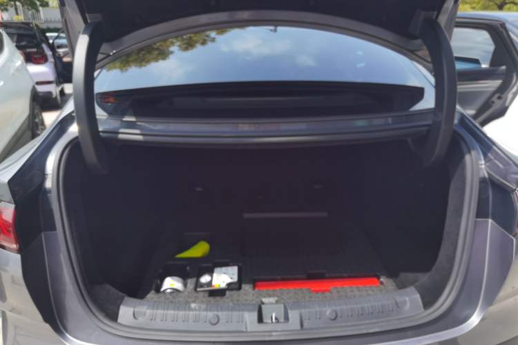 Used BYD Qin L 2024 DM-i 120KM Beyond Model Trunk