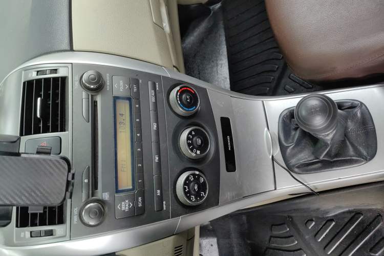 Used Toyota Corolla 2011 1.6L Manual GL Audio And AC Panel