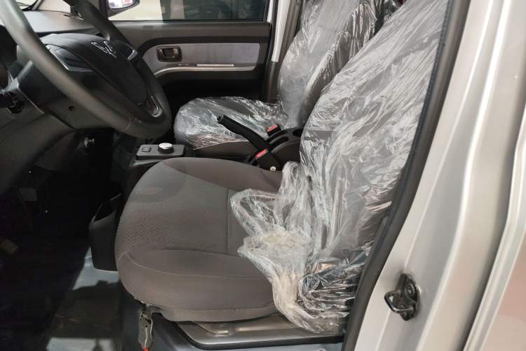 Used Wuling Rongguang EV 2022 Basic Passenger Bus Powered by Penghui Battery
