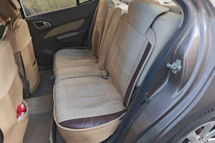 Used Baojun 630 2013 1.5L manual standard version