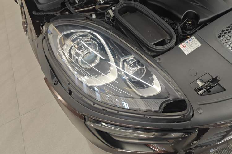 Used Porsche Macan 2017 Macan 2.0T Exterior 3