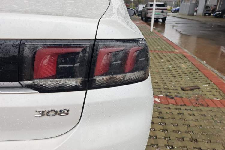 Used Peugeot 308 2016 1.6L Automatic Fashion Edition
