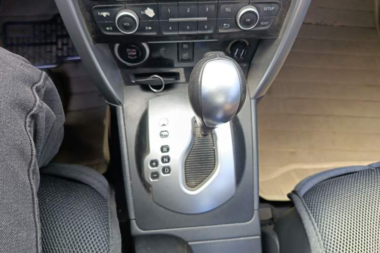 Used Renault Koleos 2014 2.0L Two-Wheel Drive Fashion Edition Gear Lever