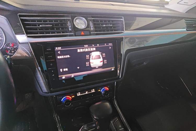 Used Volkswagen Phideon 2018 Revised Version 380TSI Two-Wheel-Drive Flagship Edition
