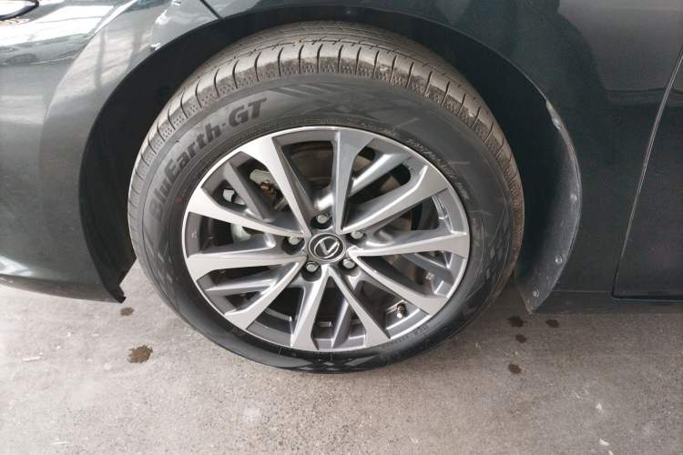 Used Lexus ES 2023 200 Excellence Edition