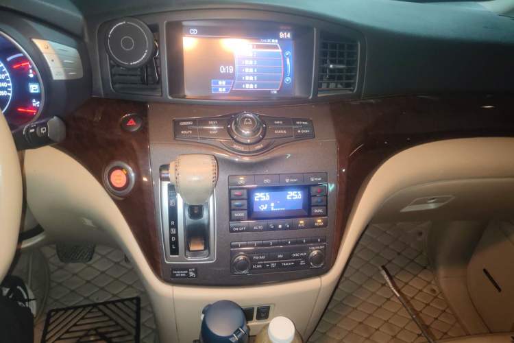 Used Nissan Quest 2015 3.5L SL
