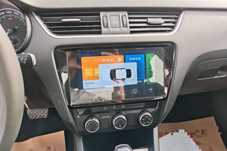 Used Skoda Octavia 2019 1.5L Automatic SmartDrive Comfort Edition China V Standard Audio And AC Panel