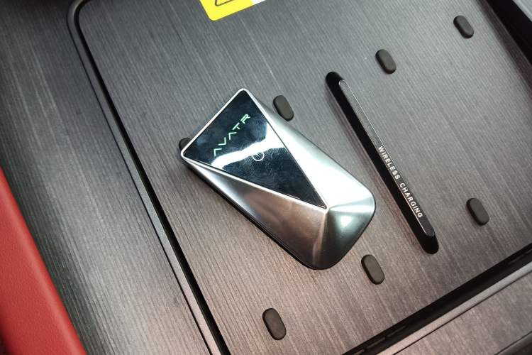 Used Avatr 12 2025 Updated Ultra All-Electric Four-Wheel Drive Vehicle Key