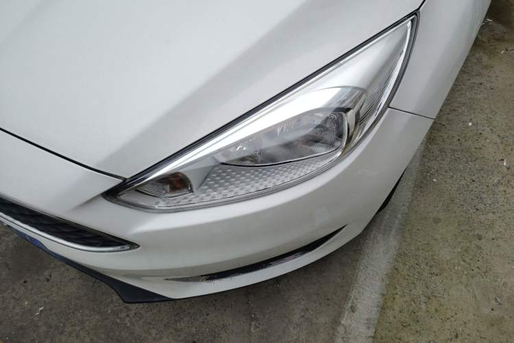 Used Ford Focus 2015 Hatchback EcoBoost 180 Automatic Elite Model Left Front Headlight