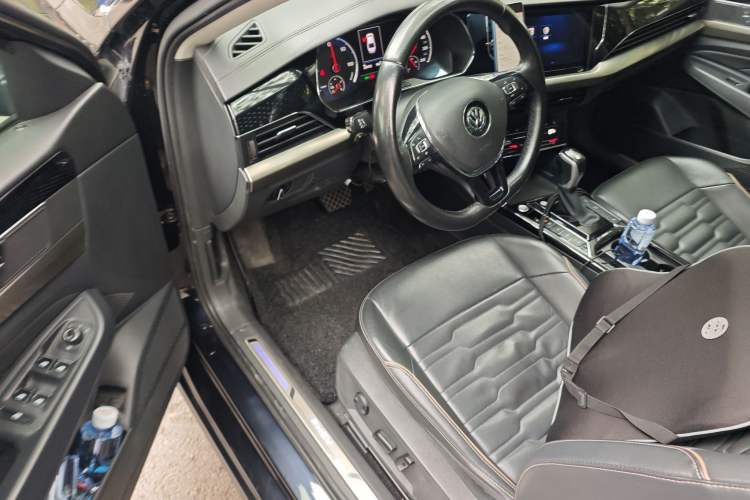 Used Volkswagen Passat New Energy 2020 430 PHEV Hybrid Elite Edition China VI Standard Driver Seat