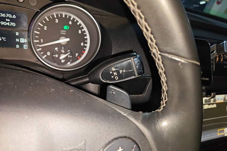 Used Mercedes-Benz R-Class 2017 R 320 4MATIC Business Edition Prestige Model
