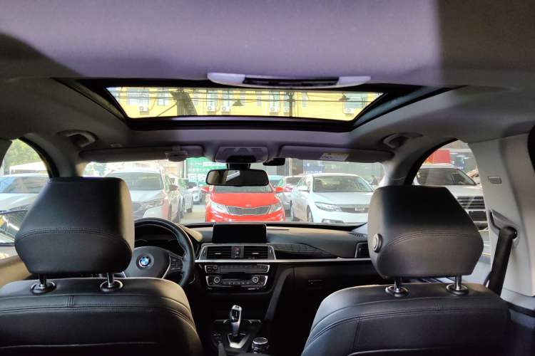 Used BMW 3 Series GT 2018 320i Sport Edition
