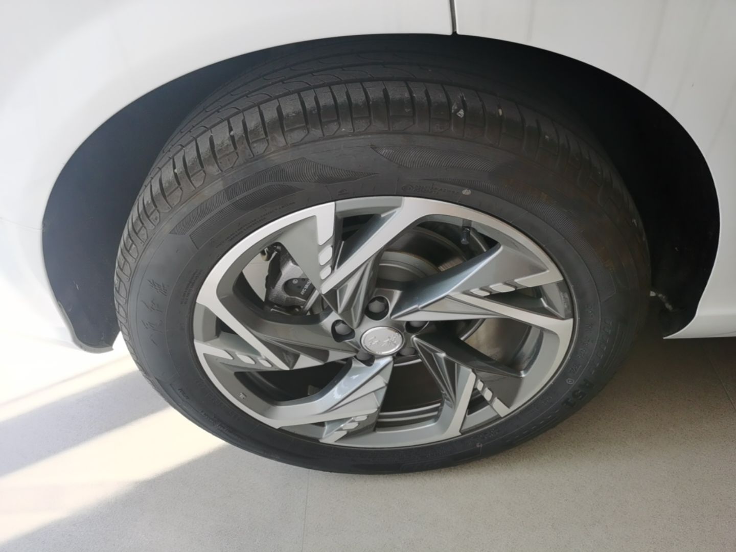 Hongqi HS3 PHEV 2024 PHEV 115km Jingwei Edition — снимка 11