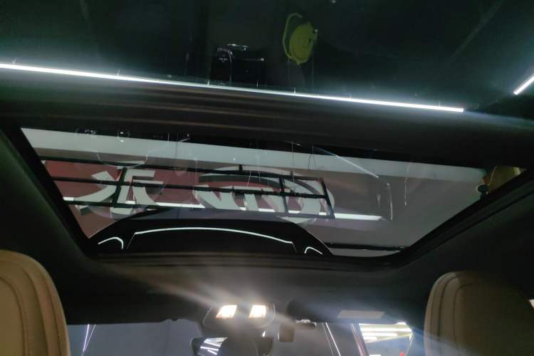 Used Volvo S90 New Energy 2024 Plug-in Hybrid Four-Wheel Drive Long-Range Zhiyi Luxury Edition