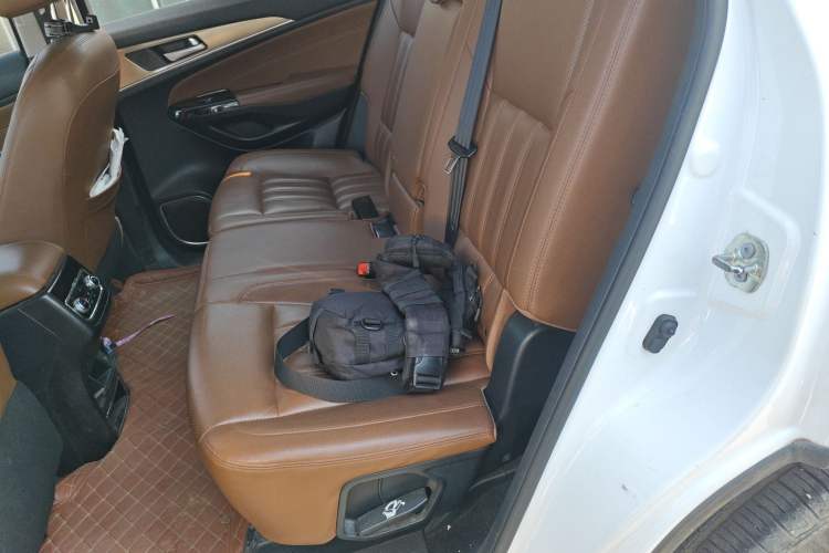 Used Changan CS95 2017 2.0T Two-Wheel Drive Zhiyuan Edition