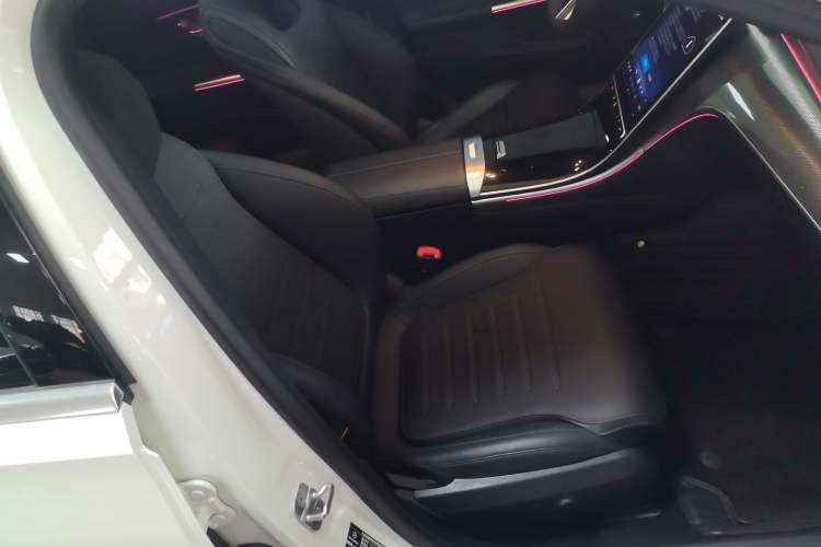 Used Mercedes-Benz C-Class 2025 C 260 L Sport Edition Right Front Seat