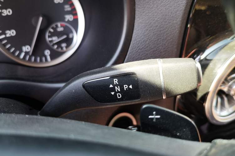 Used Mercedes-Benz Vito 2018 2.0T Business Version China VI Emission Standard Gear Lever