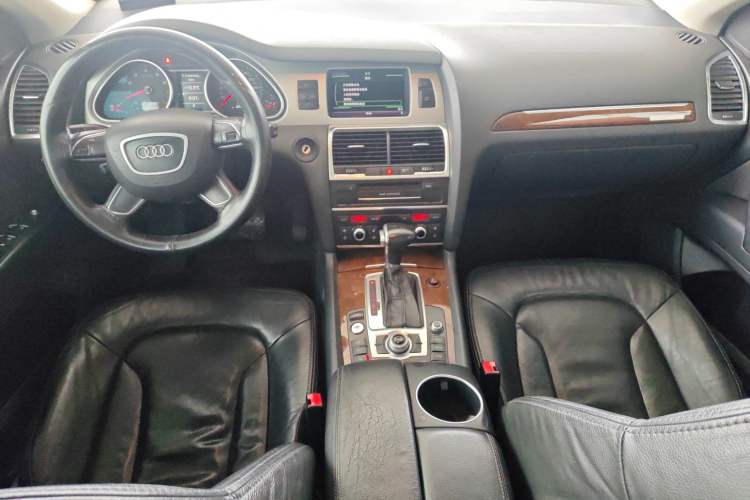 Used Audi Q7 2012 3.0 TFSI Ambition (200kW) Center Console