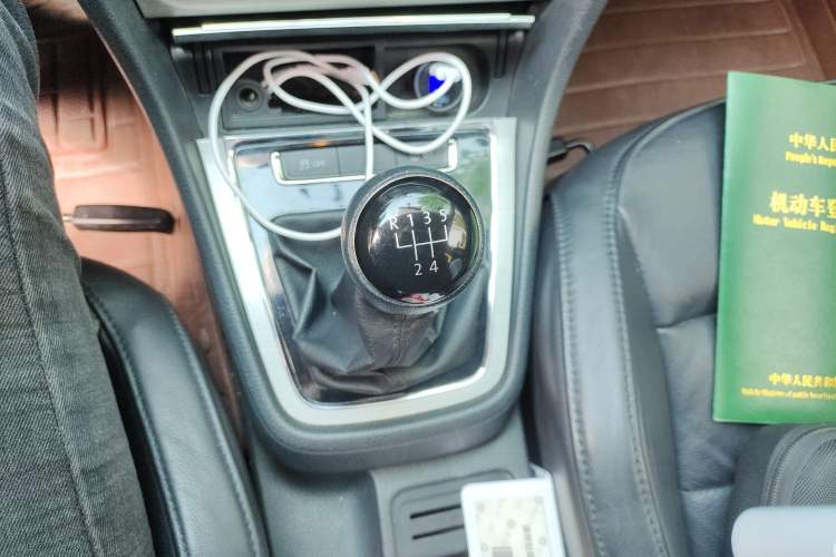 Used Volkswagen Lavida 2013 Restyled Classic 1.6L Manual Comfort Edition Gear Lever