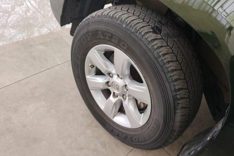 Used Toyota Prado 2016 2.7L Automatic Standard Edition Exterior 1