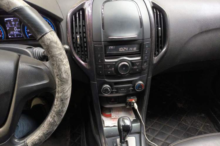 Used Baojun 610 2014 CROSS 1.5L Automatic Comfort Model
