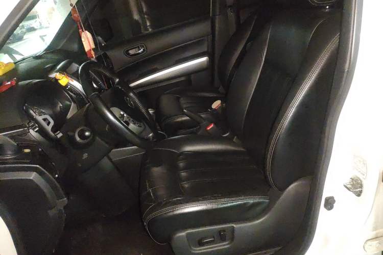 Used Nissan X-Trail 2012 2.5L Manual Luxury Edition 4WD Left Front Seat