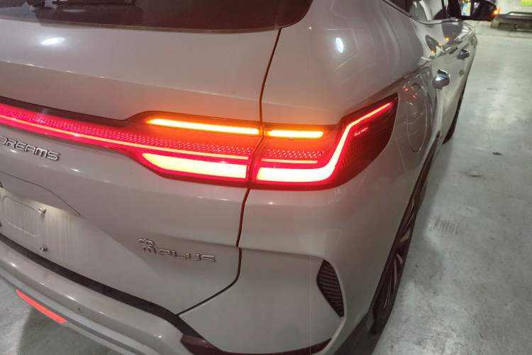 Used BYD Song PLUS New Energy 2023 Champion Edition EV 520KM Flagship Model