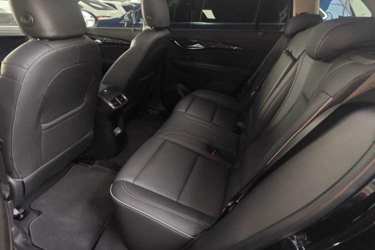 Used Buick Envision 2021 Encore Plus 652T Five-Seat All-Wheel-Drive Luxury Model
