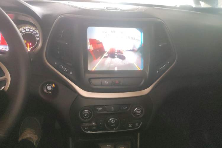 Used Jeep Cherokee 2017 2.0L Superior Edition