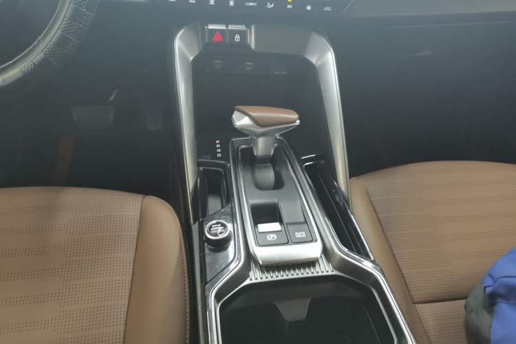 Used Kia Sportage R 2021 Ace 2.0L Splendid Edition Gear Lever