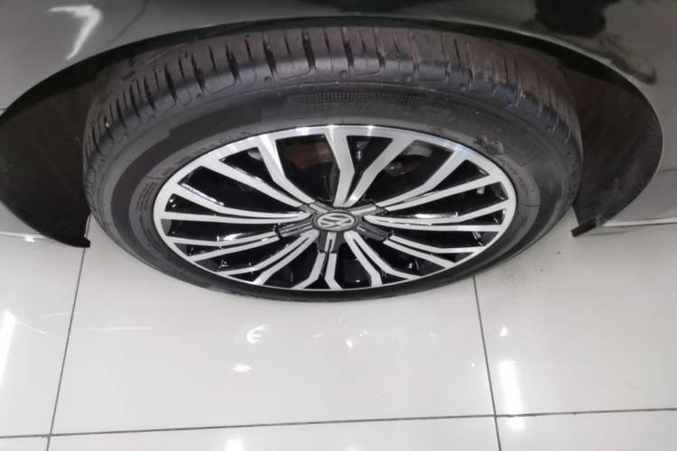 Used Volkswagen Phideon 2019 380TSI Two-Wheel Drive Business Edition China VI Standard
