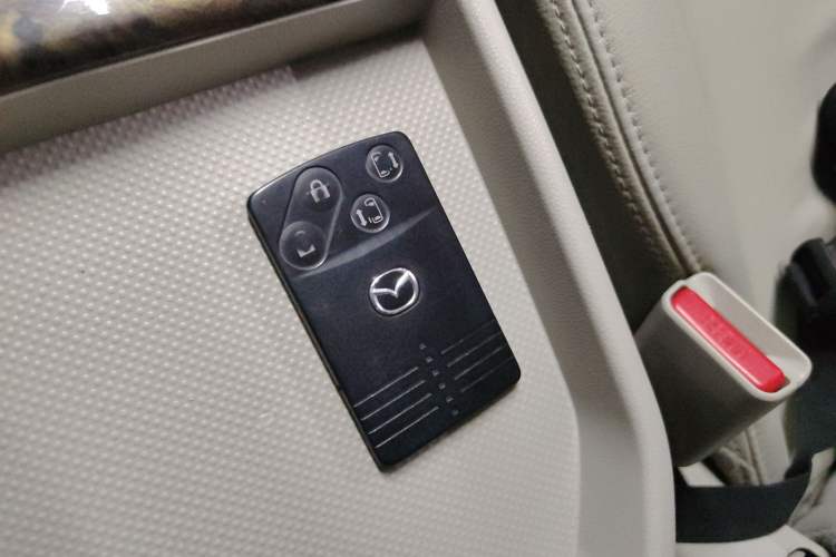 Used Mazda Mazda 8 2013 2.5L Ultimate Edition