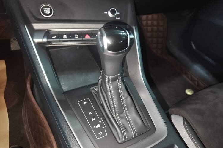 Used Audi Q3 2021 35 TFSI Fashion Dynamic Model Gear Lever