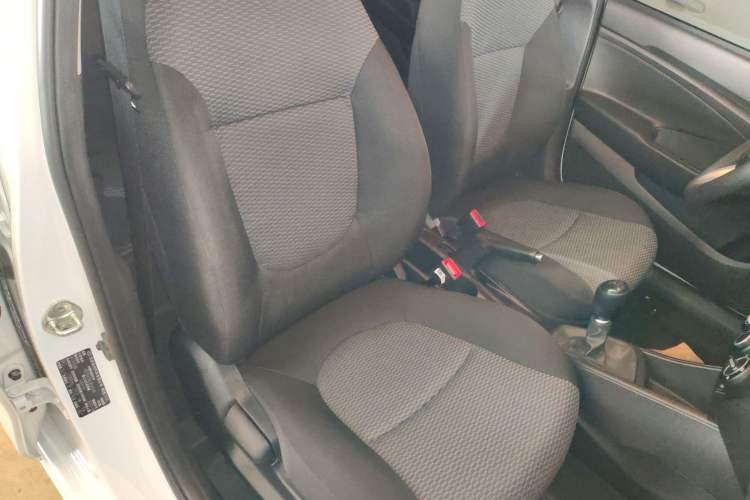 Used Hyundai Verna (older generation) 2020 1.4L Manual GL Refreshed Edition Right Front Seat