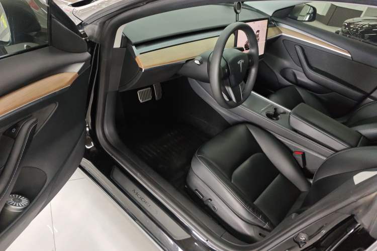 Used Tesla Model 3 2022 Rear-Wheel-Drive Version
