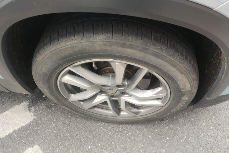 Used Nio ES6 2020 420 km Sport Edition Right Front Wheel Hub