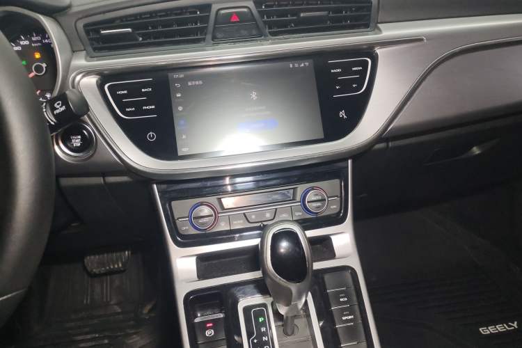 Used Geely Auto Emgrand GL 2019 1.4T CVT Elite Smart Edition Audio And AC Panel